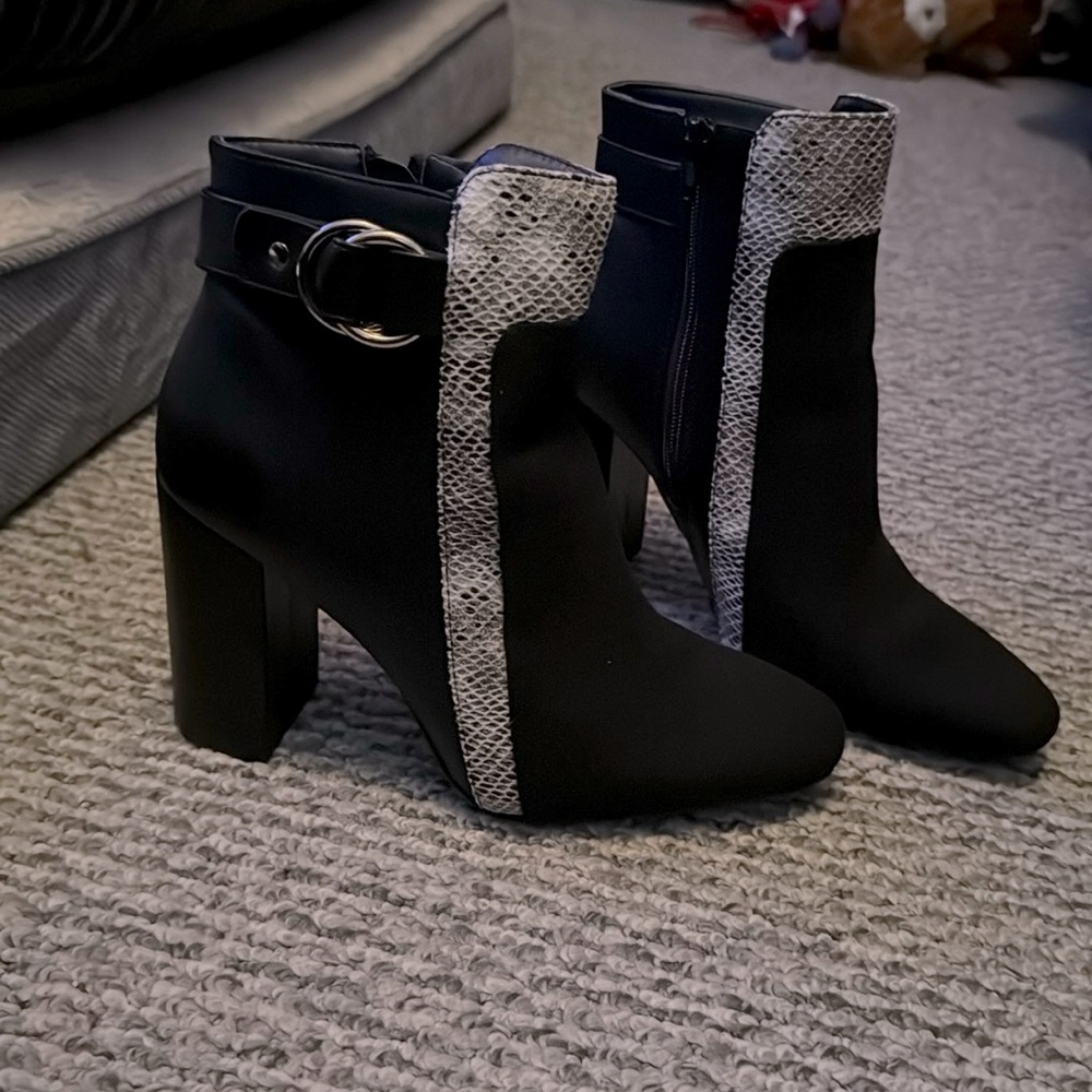 Dress shoes